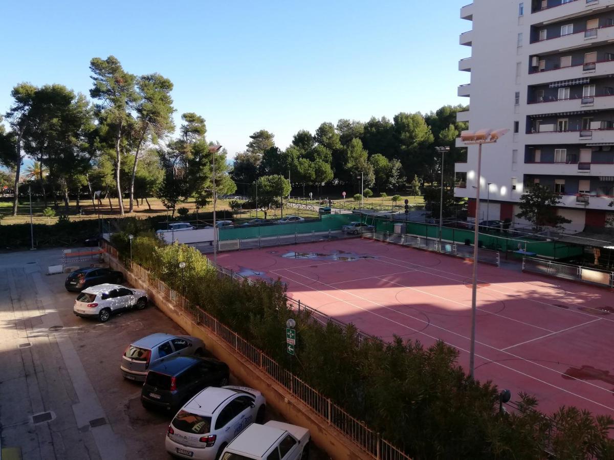 Parco Del Mare Pescara Apartments Bagian luar foto