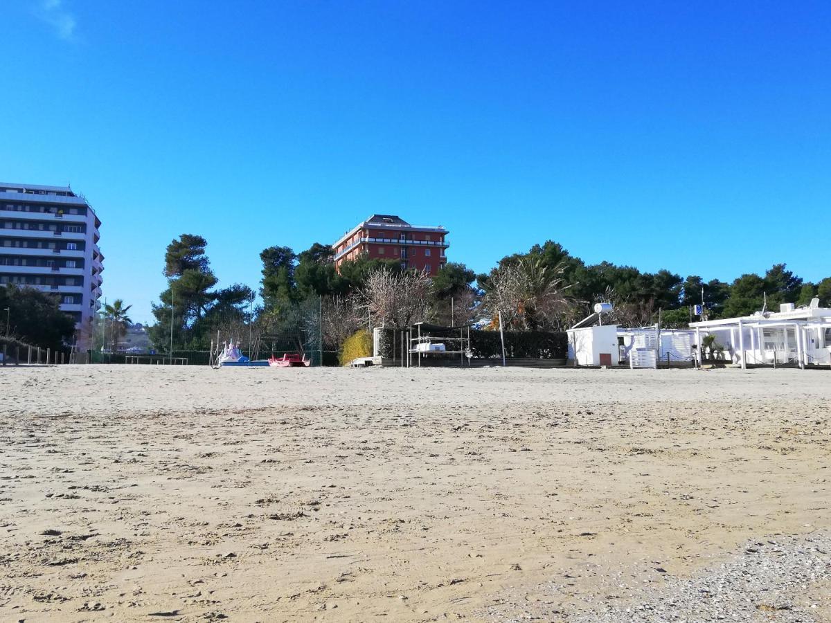 Parco Del Mare Pescara Apartments Bagian luar foto